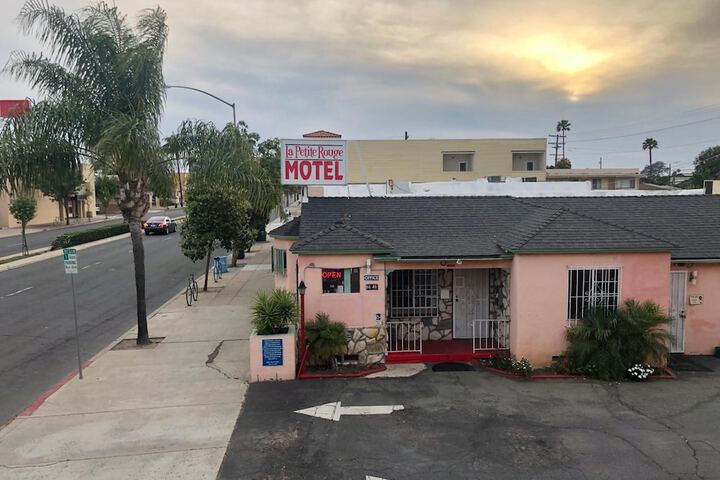 Hotel Entry