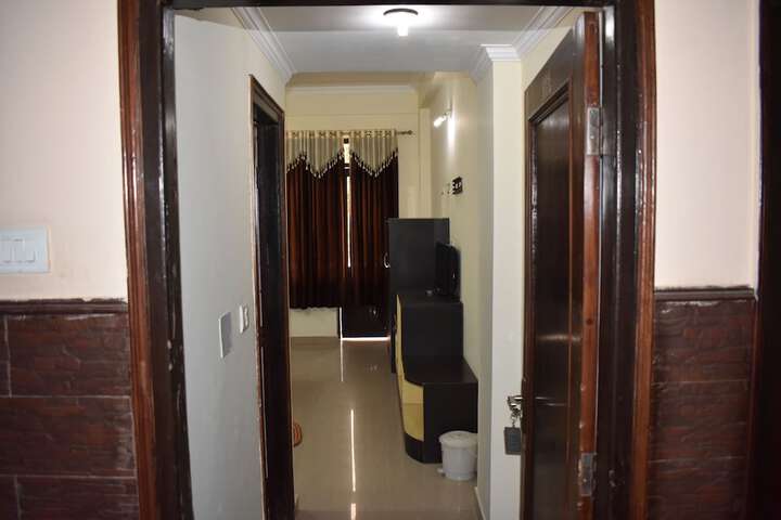 Room 13 of 22