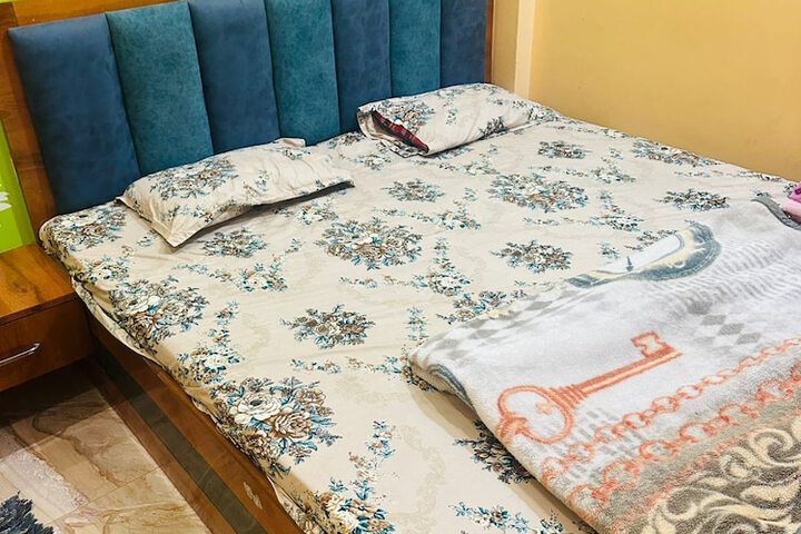 Room 4 of 11