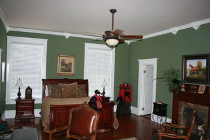 Room 8 of 13