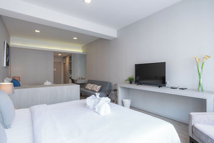 Room 28 of 216