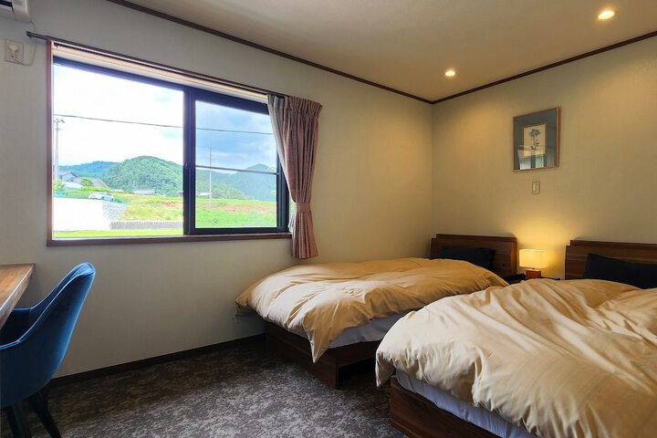 Room 8 of 40