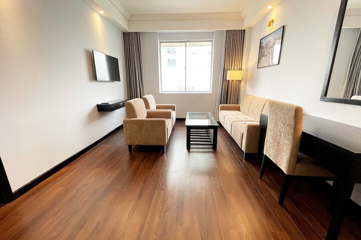 Room 10 of 20