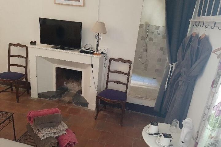 Room 3 of 39