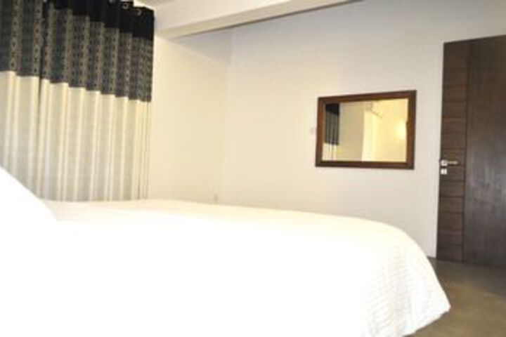 Room 10 of 22