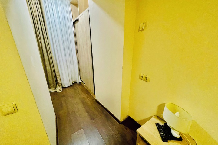 Room 98 of 146
