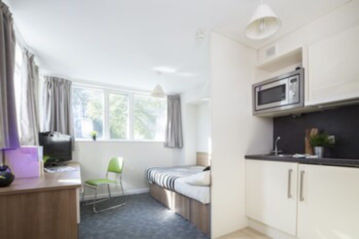 Room 17 of 18