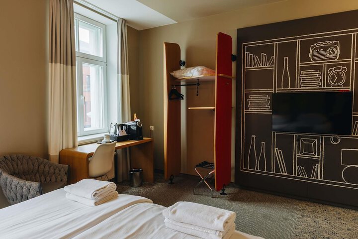 Room 19 of 50