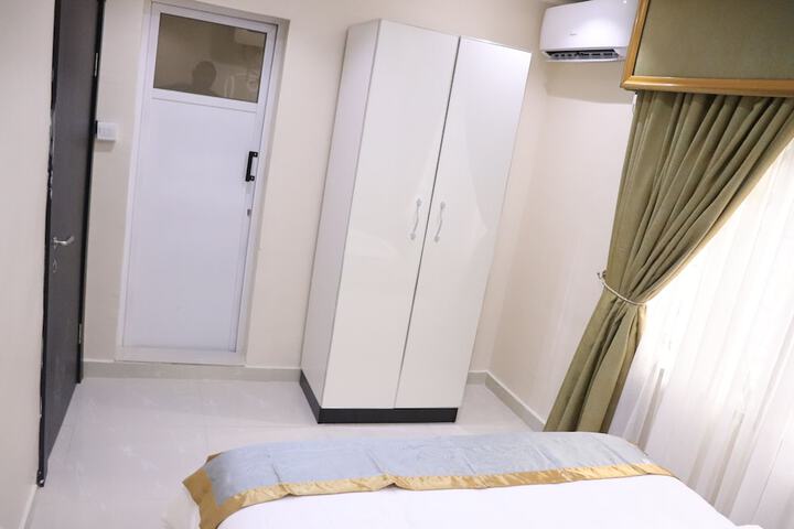 Room 17 of 31