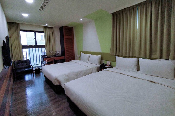 Room 27 of 68