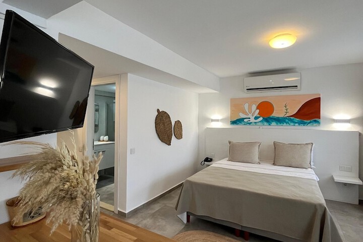 Room 4 of 71
