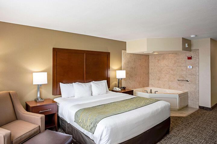 1 King Bed (7 of 14)