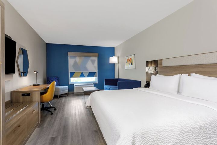 Room 10 of 52
