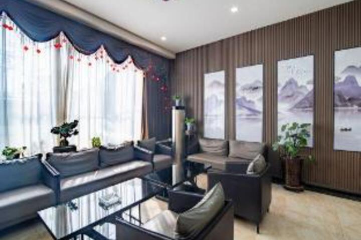 Urumqi Hegel Business Hotel
