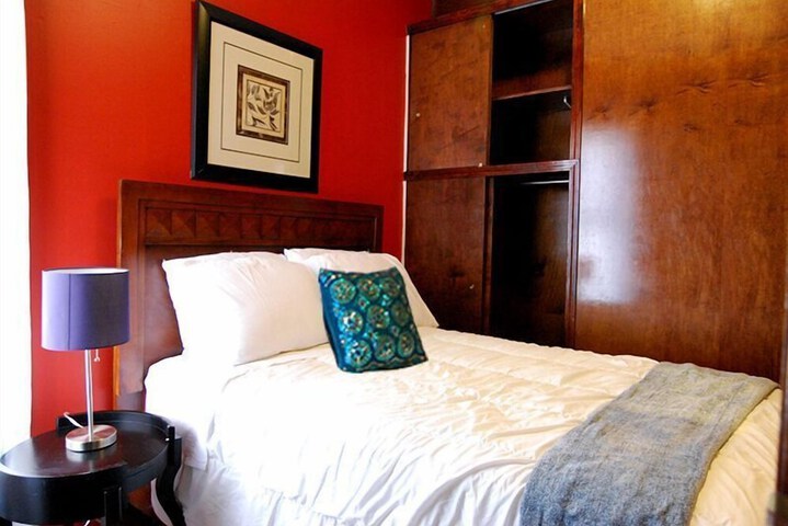 Room 51 of 324
