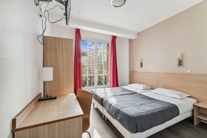 Room 4 of 15