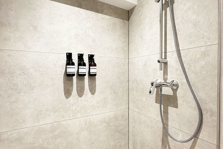 Room 49 of 63