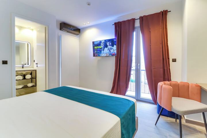 Room 14 of 25