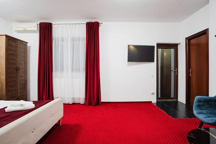 Room 21 of 191