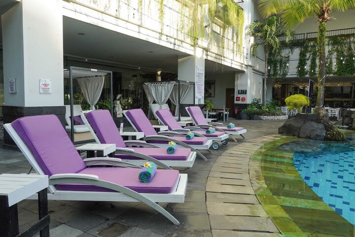 Pools & Facilities
