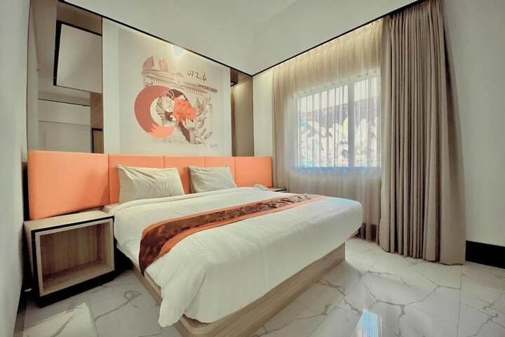 Room 15 of 28