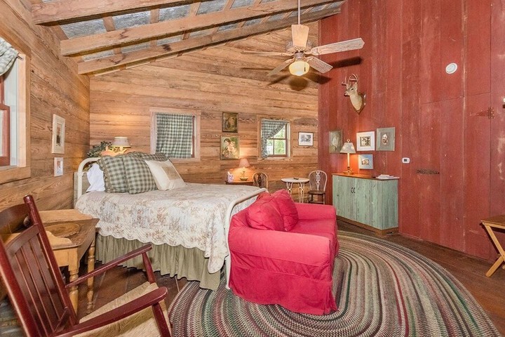 Room 4 of 35