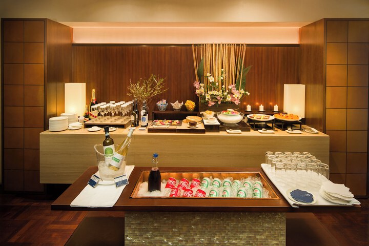 Dining 54 of 105