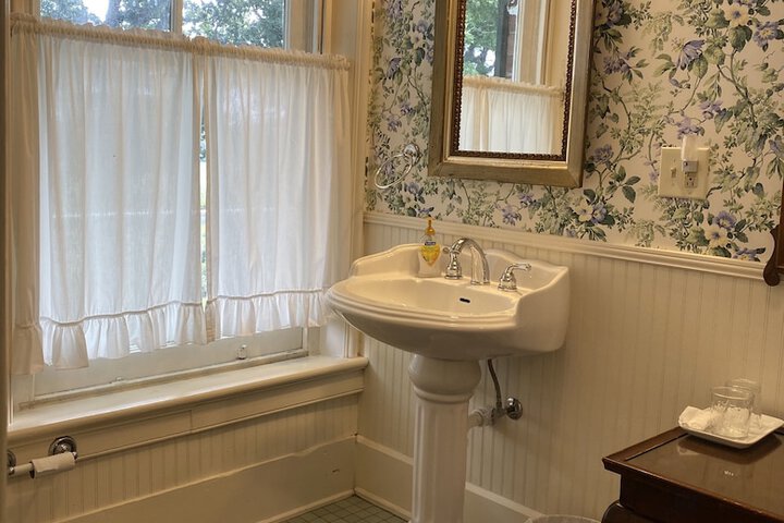 Clean Restrooms