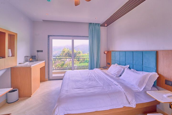Room 26 of 100