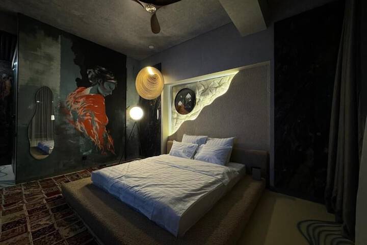 Room 3 of 38
