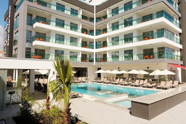 Hotel with Pool