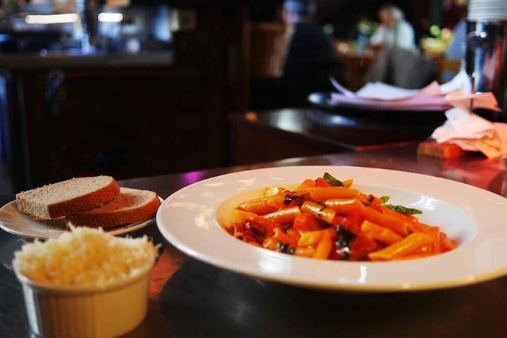Dining 72 of 79