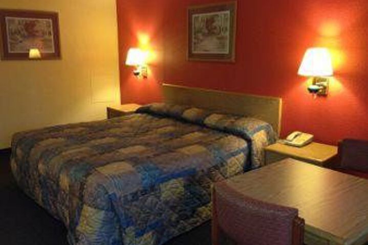 Room 4 of 7