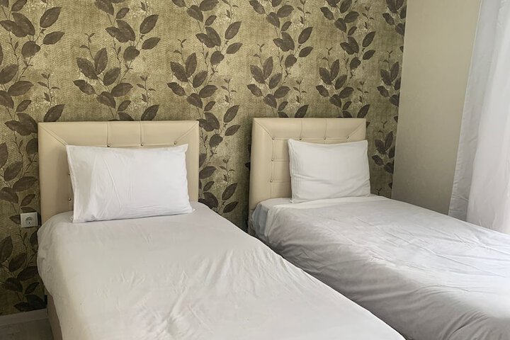 Room 6 of 45