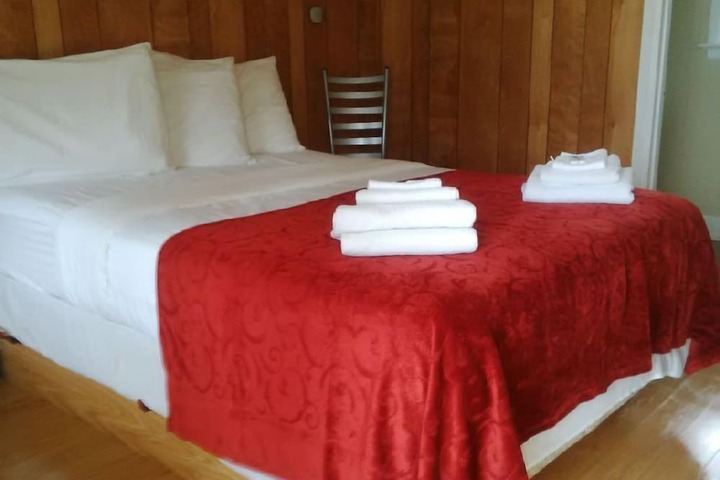 Room 4 of 14