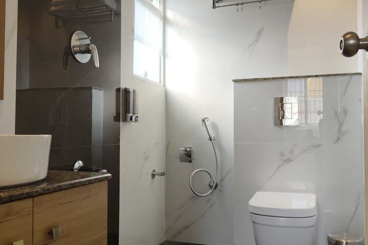 Room 42 of 46