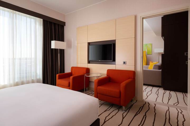Room 7 of 116
