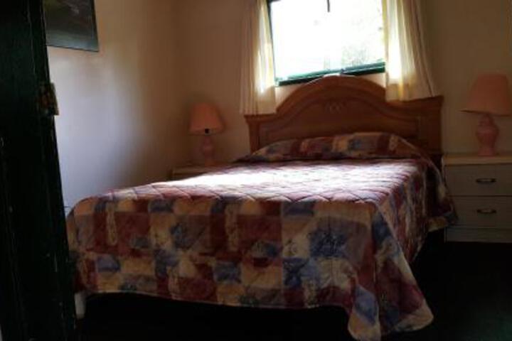 Pathfinder Motel & R.V. Park