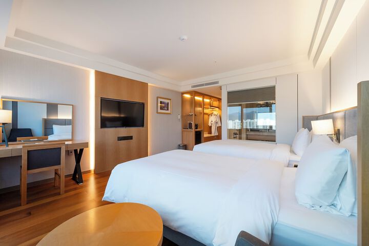 Room 13 of 81