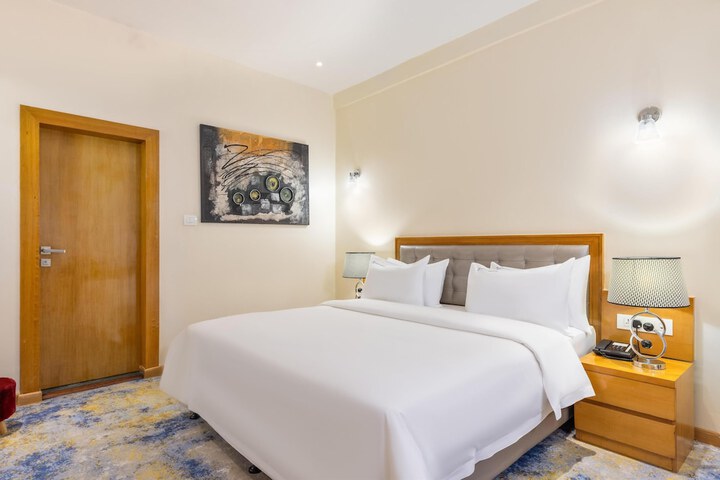 Room 13 of 191