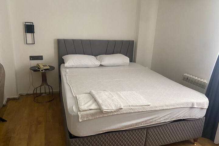 Room 8 of 15