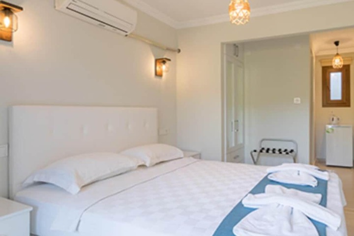 Room 4 of 26