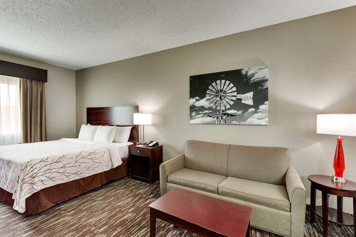 Room 9 of 37