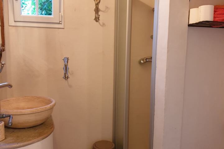Room 57 of 75