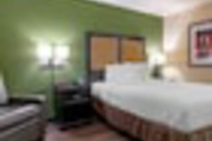 Room 20 of 102
