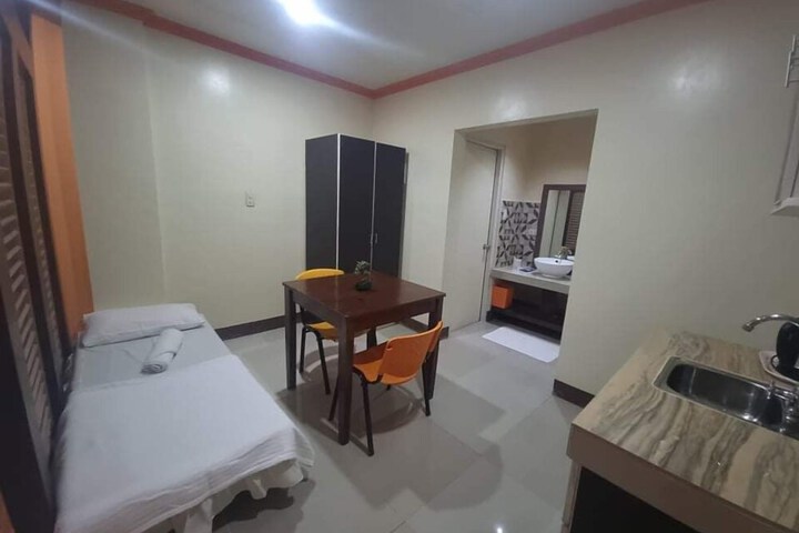 Room 3 of 38