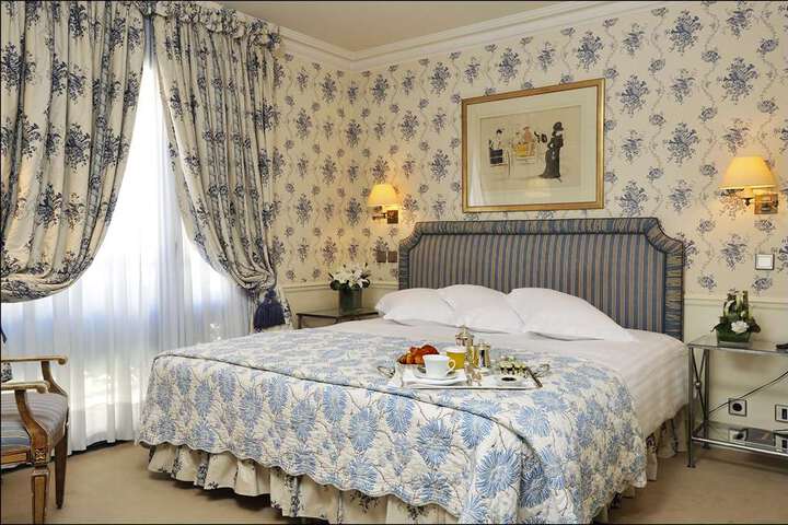 Room 10 of 14