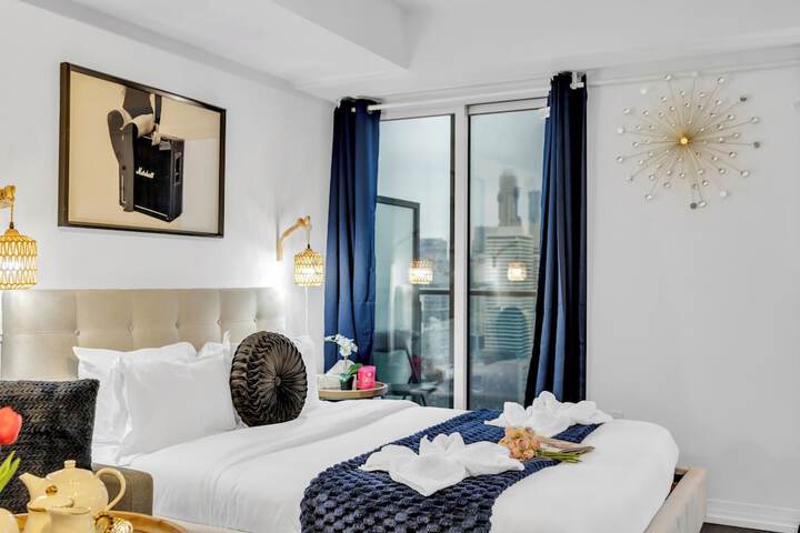 Room 6 of 61