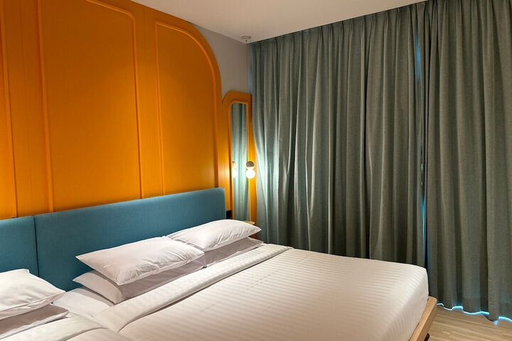 Room 14 of 38