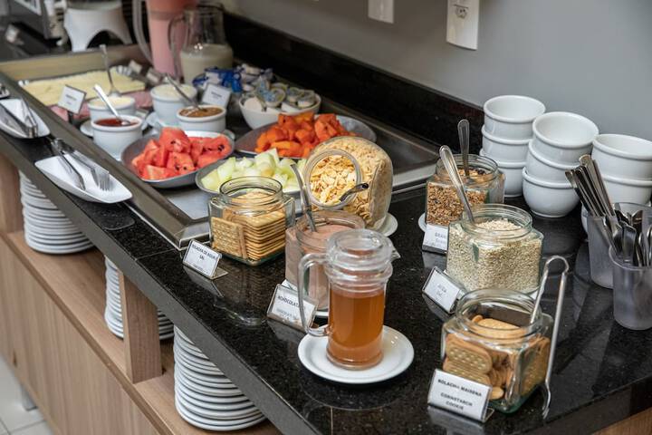 Breakfast/Coffee Service 33 of 40